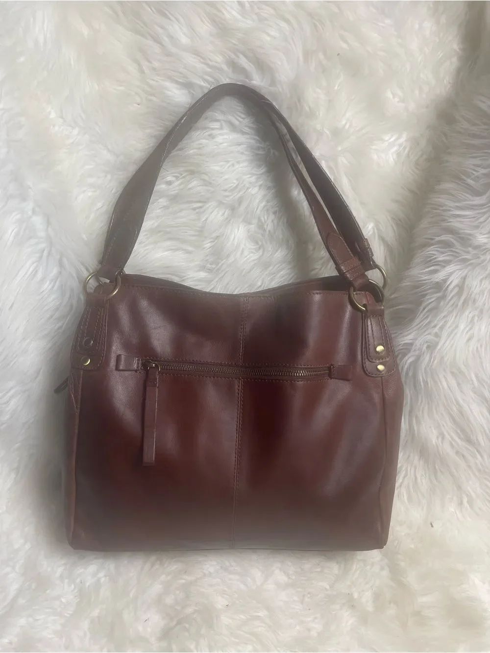 Bolo Leather Brown Medium Shoulder Bag gold tone hardwares. - Picture 3 of 14